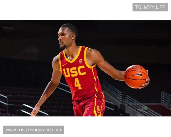 夏联 MVP 驰援勇士！莫布里内线试金石或改写轮换格局(1)